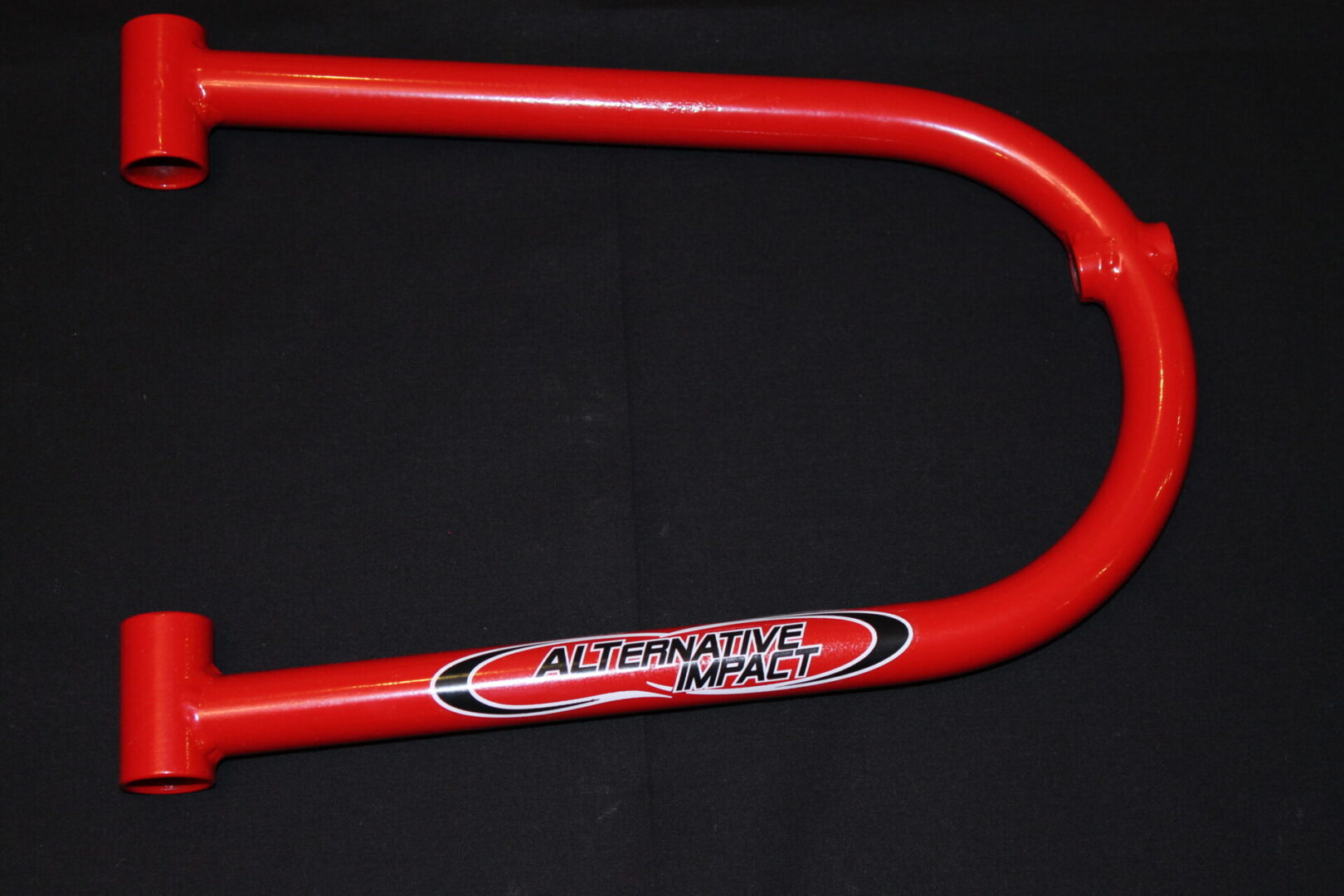 A red handlebar with the words alternative motors on it.